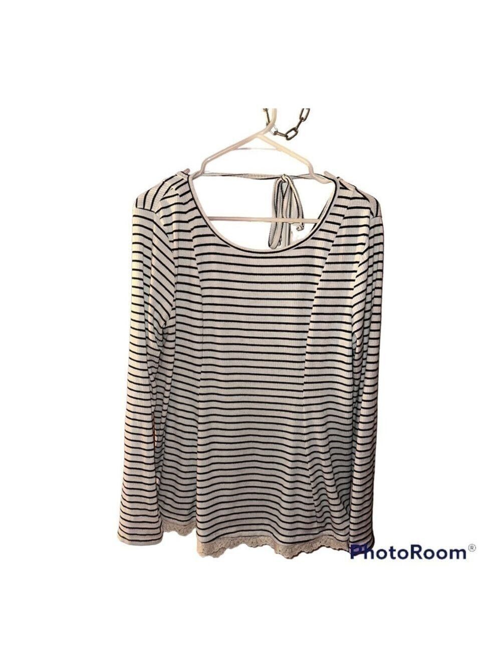 𝅺Xhiliration Scoopneck Lace Long-Sleeve Striped Top with Low-Back Tie